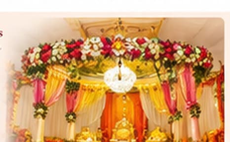 Traditional flower decoration service